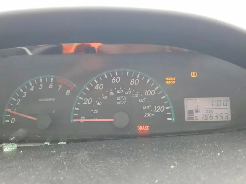 2010 TOYOTA YARIS BASE  