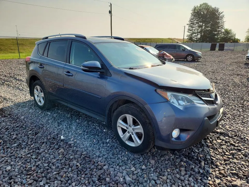 2013 TOYOTA RAV4 XLE  