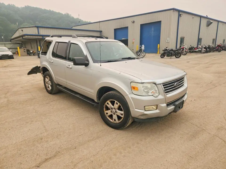 2010 FORD EXPLORER XLT  