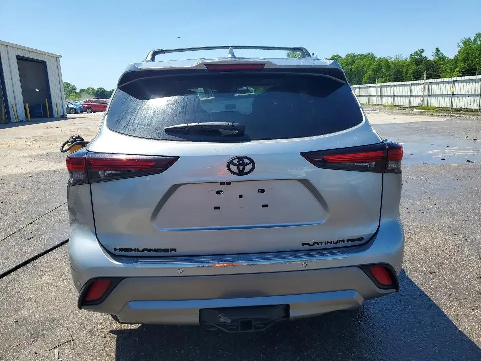 2024 TOYOTA HIGHLANDER PLATINUM  