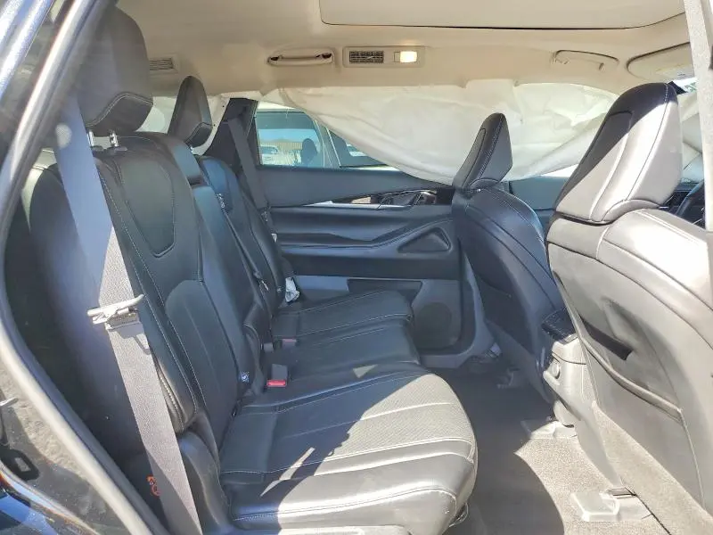 2024 INFINITI QX60 PURE  
