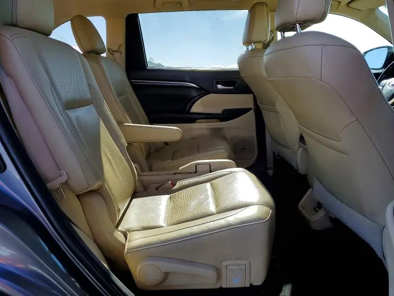 2016 TOYOTA HIGHLANDER LIMITED  