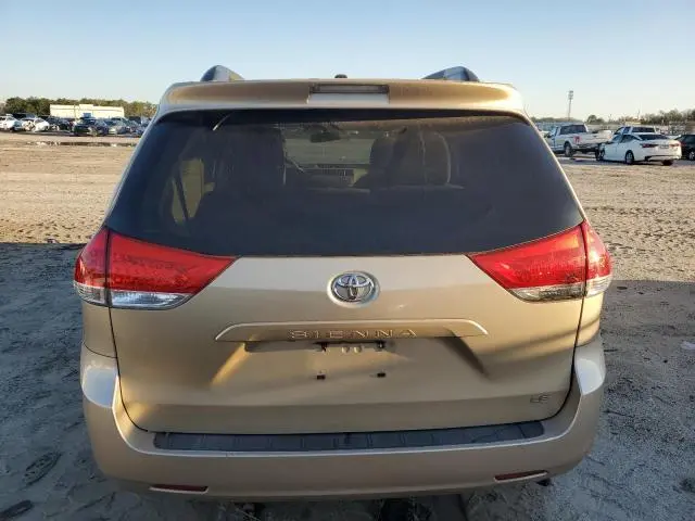 2011 TOYOTA SIENNA LE