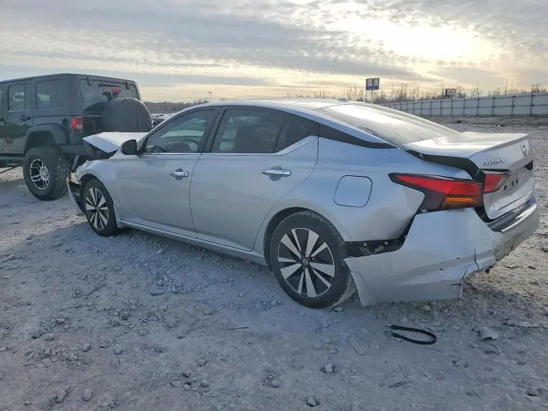 2022 NISSAN ALTIMA SV  