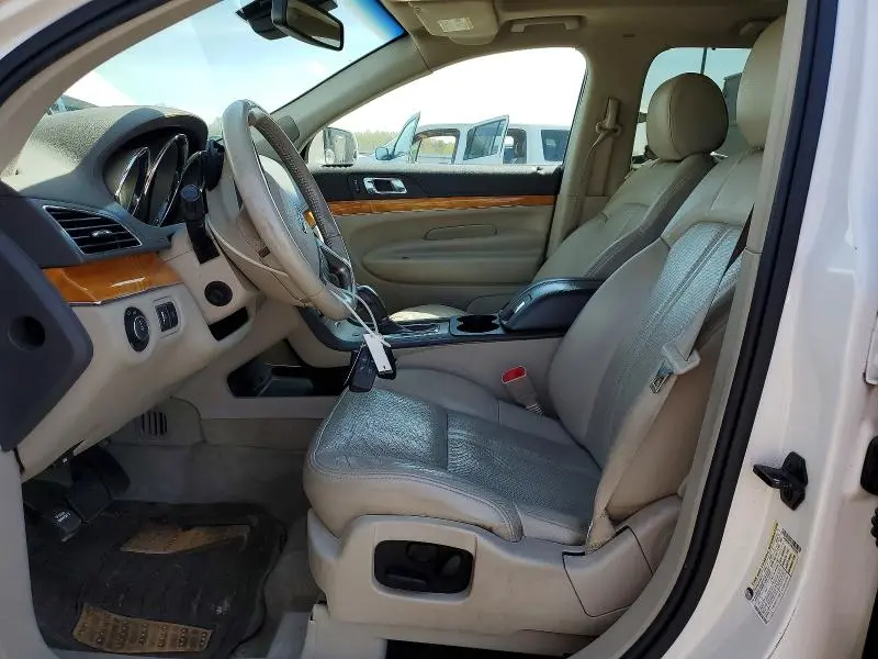 2011 LINCOLN MKT   