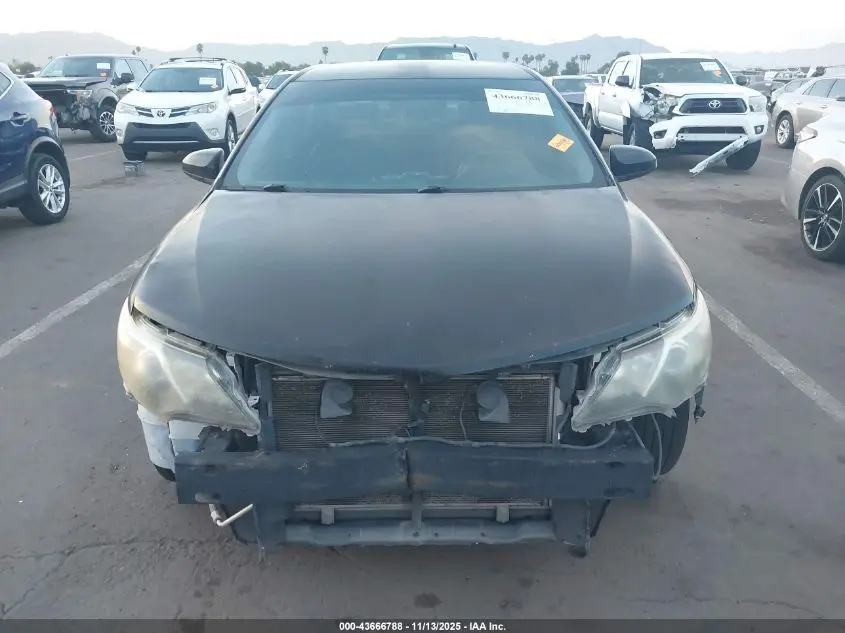 2014 TOYOTA CAMRY SE