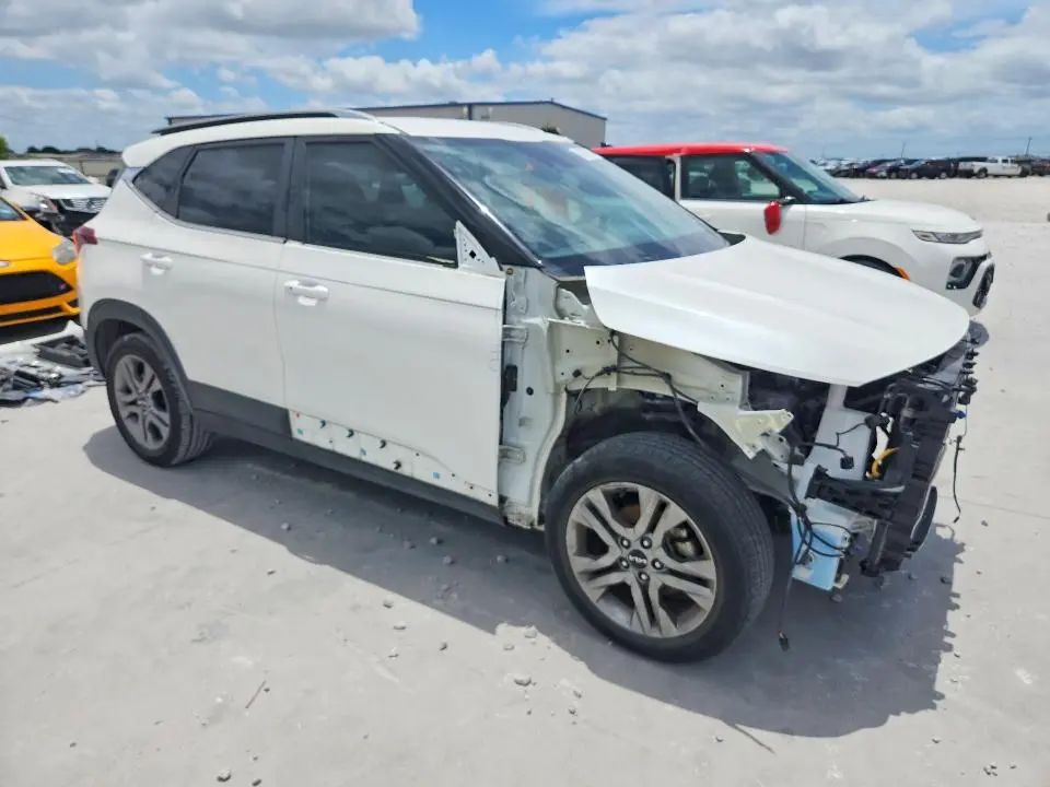 2022 KIA SELTOS S  
