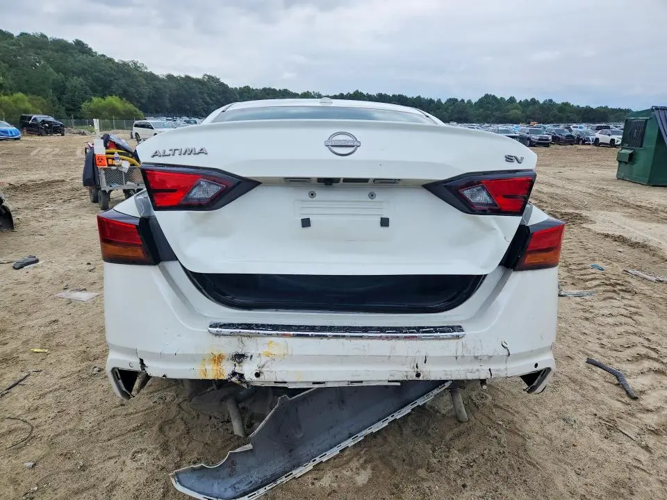 2023 NISSAN ALTIMA SV  