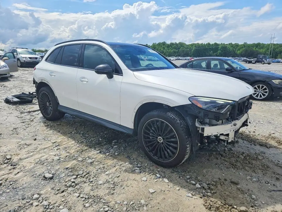 2023 MERCEDES-BENZ GLC 300  