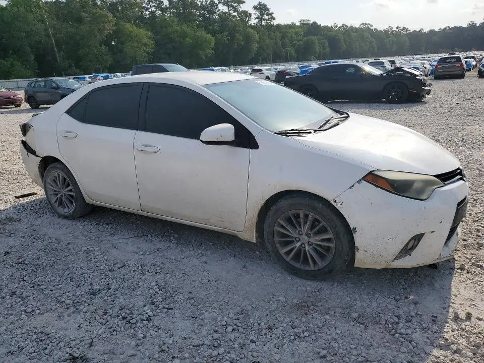 2015 TOYOTA COROLLA LE PLUS  