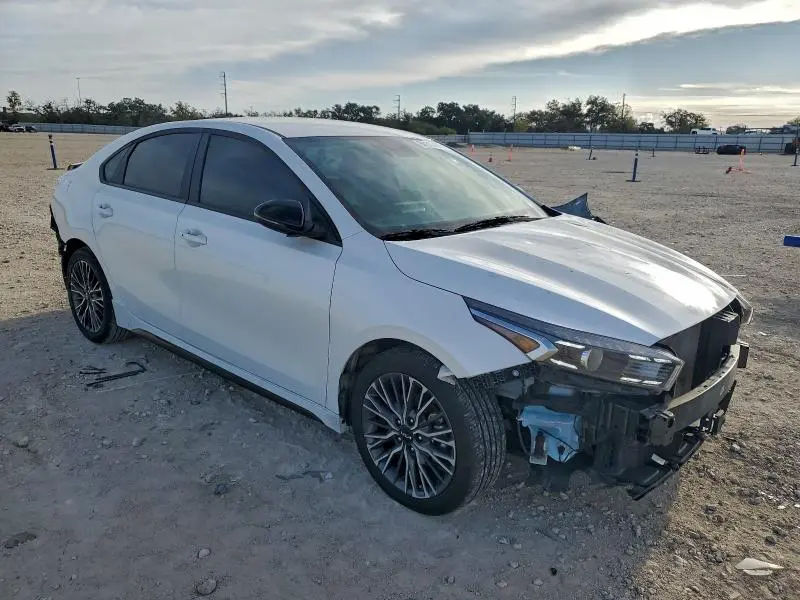 2024 KIA FORTE GT LINE  