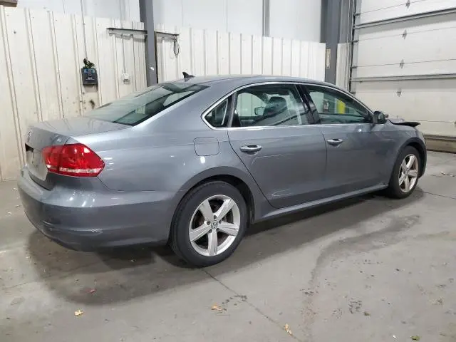 2013 VOLKSWAGEN PASSAT SE  