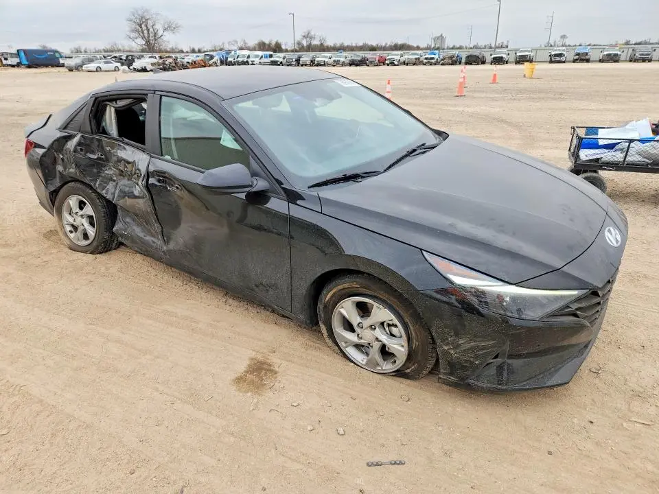 2023 HYUNDAI ELANTRA SE  