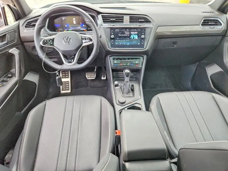 2023 VOLKSWAGEN TIGUAN SE R-LINE BLACK  