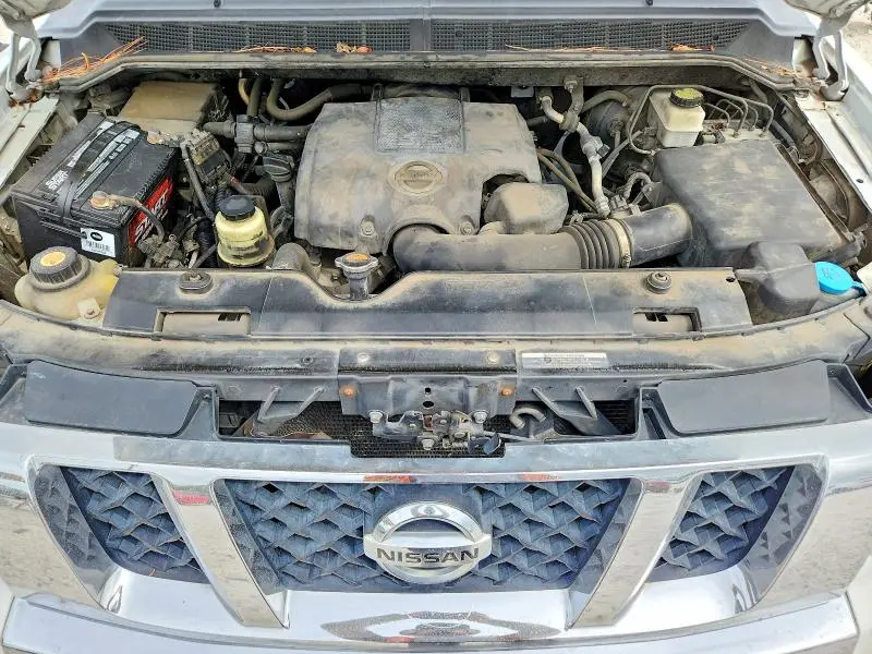 2011 NISSAN TITAN SV  