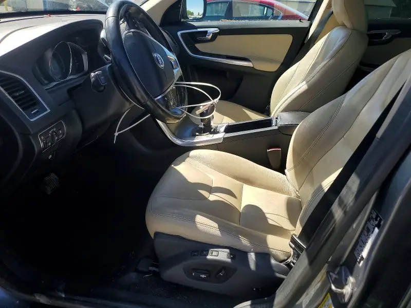 2016 VOLVO XC60 T5 PLATINUM  