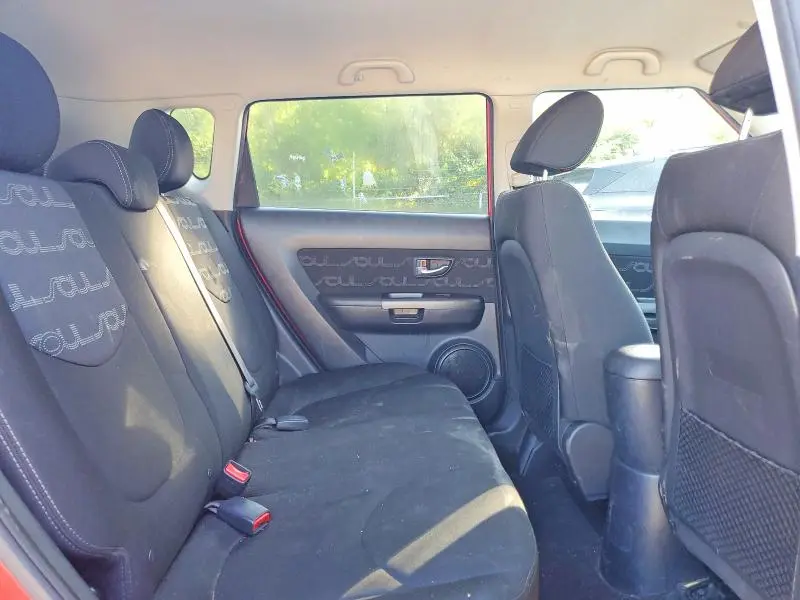 2013 KIA SOUL +  