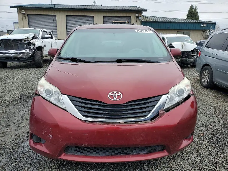 2014 TOYOTA SIENNA L 7-PASSENGER  