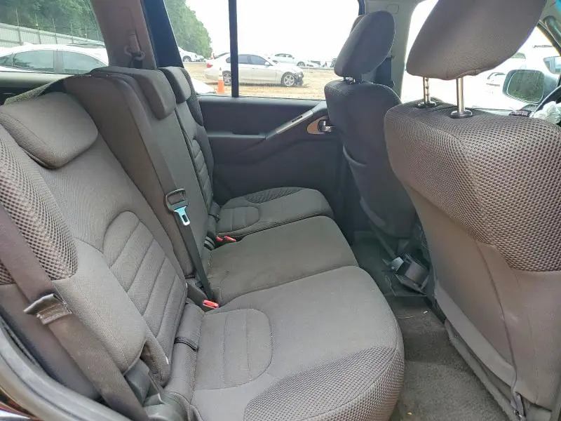 2011 NISSAN PATHFINDER S  