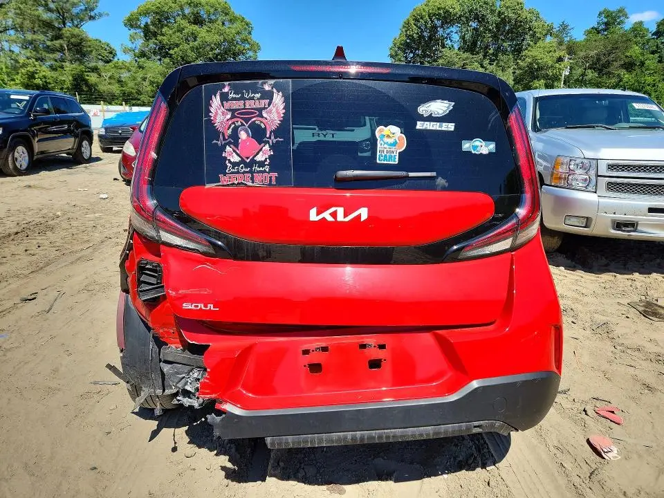 2025 KIA SOUL LX  