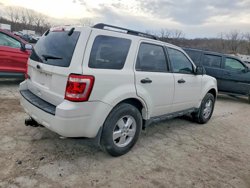 2010 FORD ESCAPE XLT  