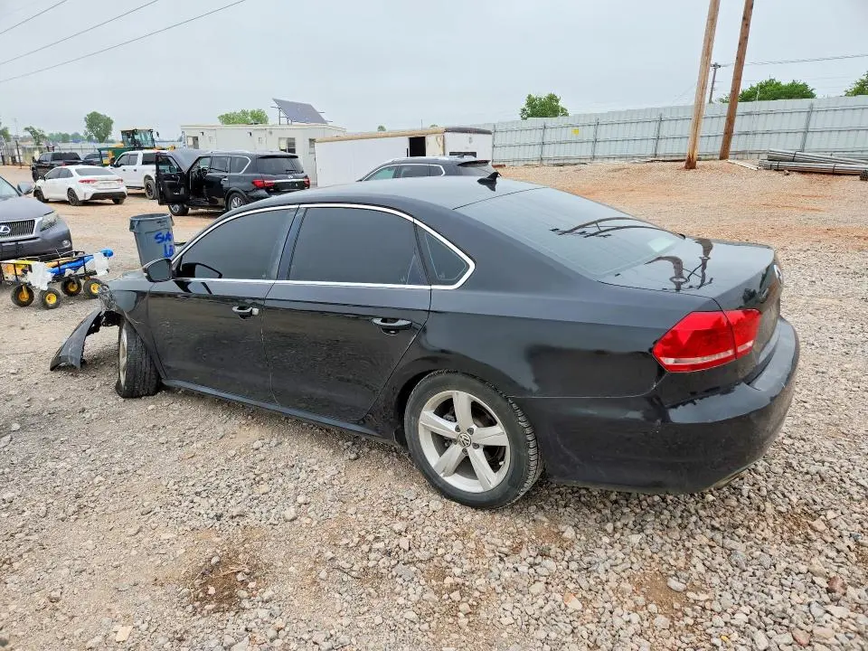 2013 VOLKSWAGEN PASSAT SE  