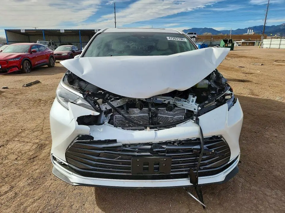2025 TOYOTA SIENNA PLATINUM 7-PASSENGER  