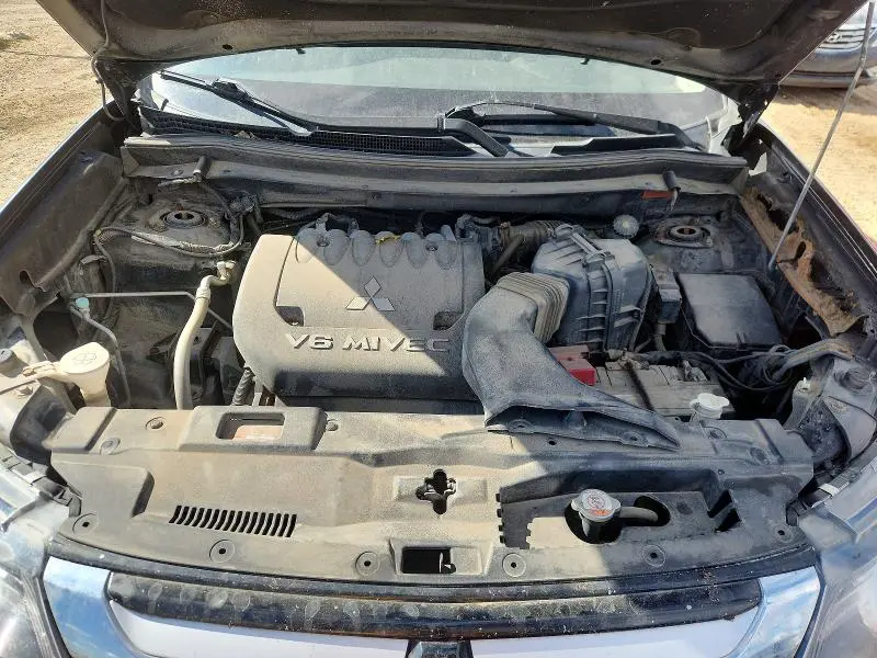 2016 MITSUBISHI OUTLANDER SE  