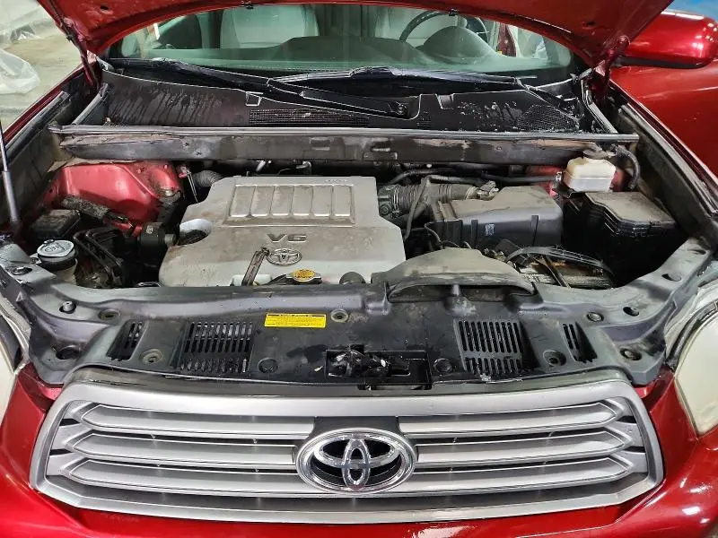 2010 TOYOTA HIGHLANDER SE  