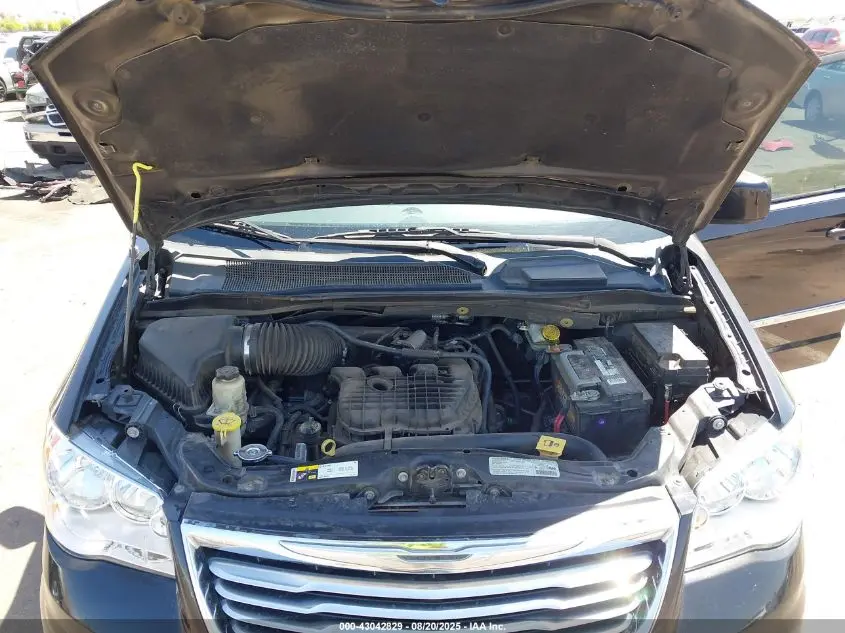 2013 CHRYSLER TOWN & COUNTRY TOURING