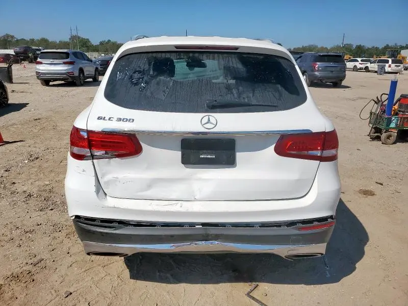 2019 MERCEDES-BENZ GLC 300  