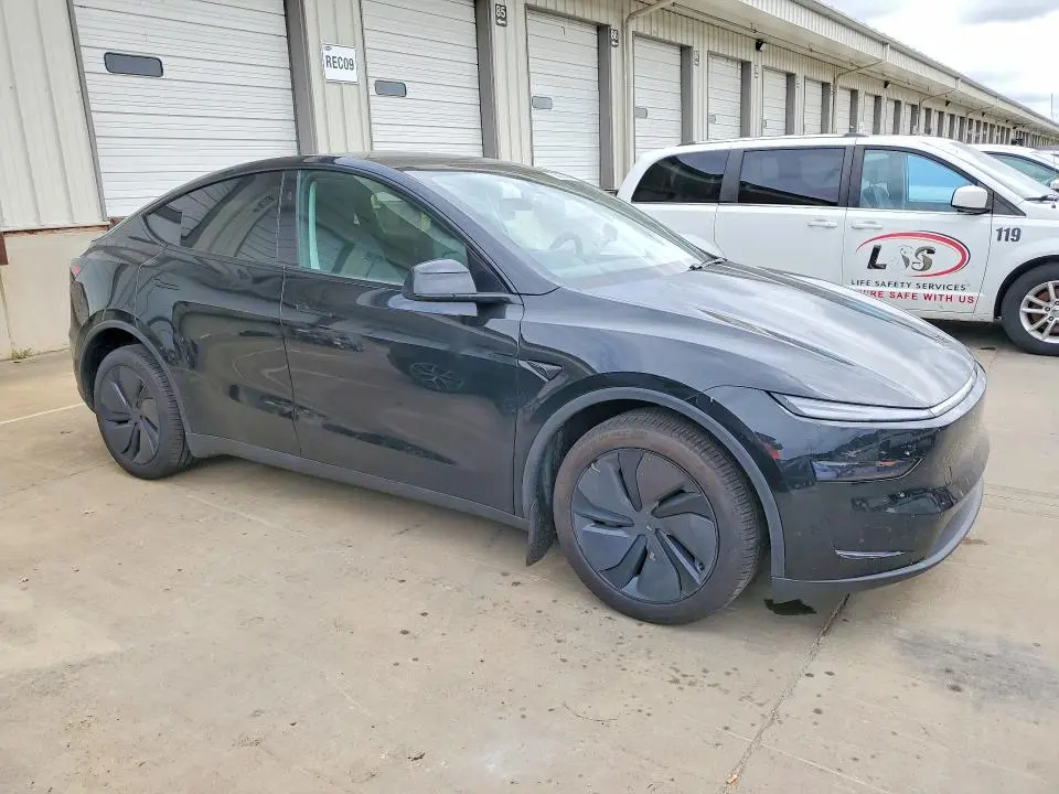 2026 TESLA MODEL Y   