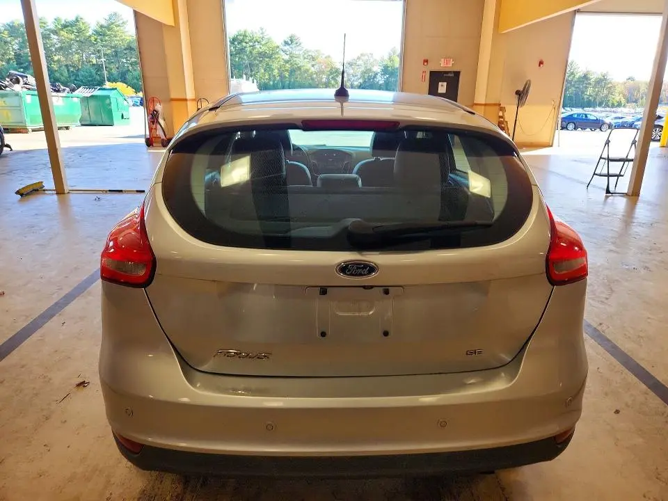 2016 FORD FOCUS SE  