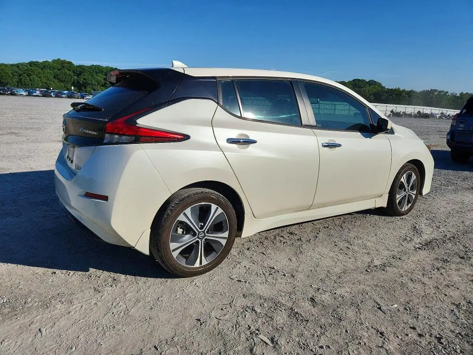 2022 NISSAN LEAF SV PLUS  