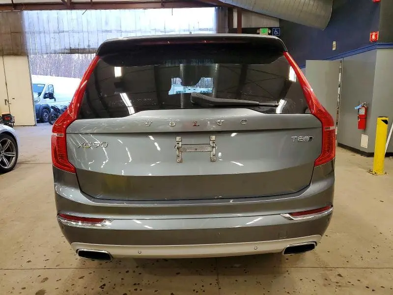 2016 VOLVO XC90 T8  