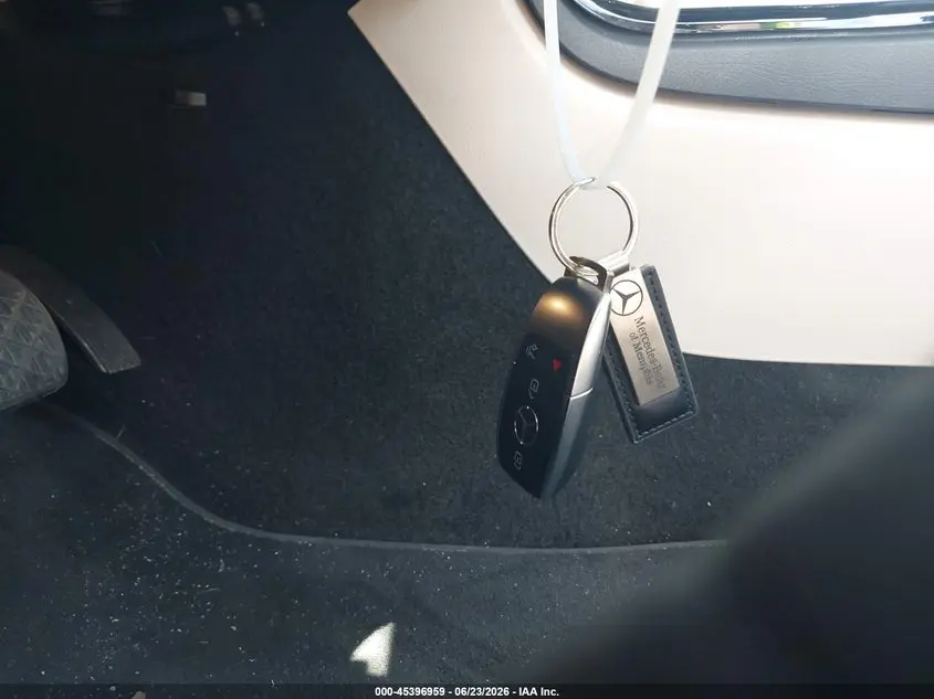2022 MERCEDES-BENZ A 220  