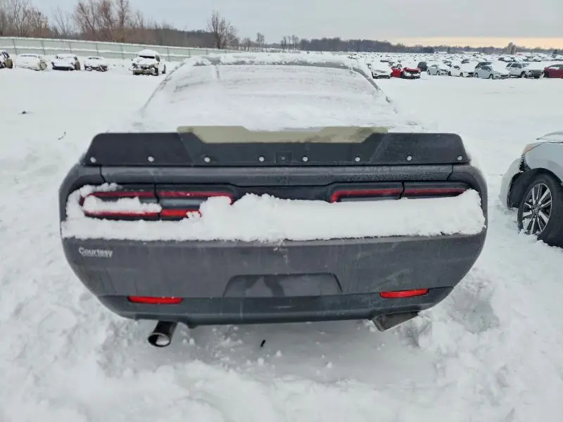 2022 DODGE CHALLENGER SXT  