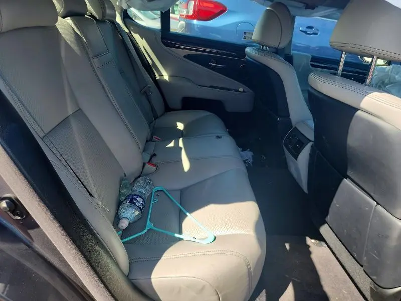 2015 LEXUS LS 460  