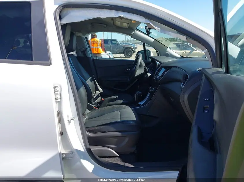 2021 CHEVROLET TRAX AWD LT