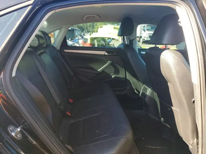 2015 VOLKSWAGEN PASSAT S  