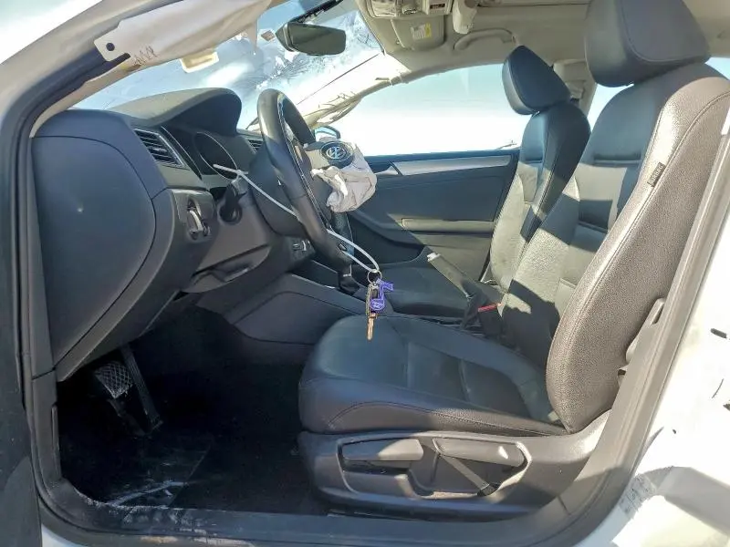 2017 VOLKSWAGEN JETTA SE  