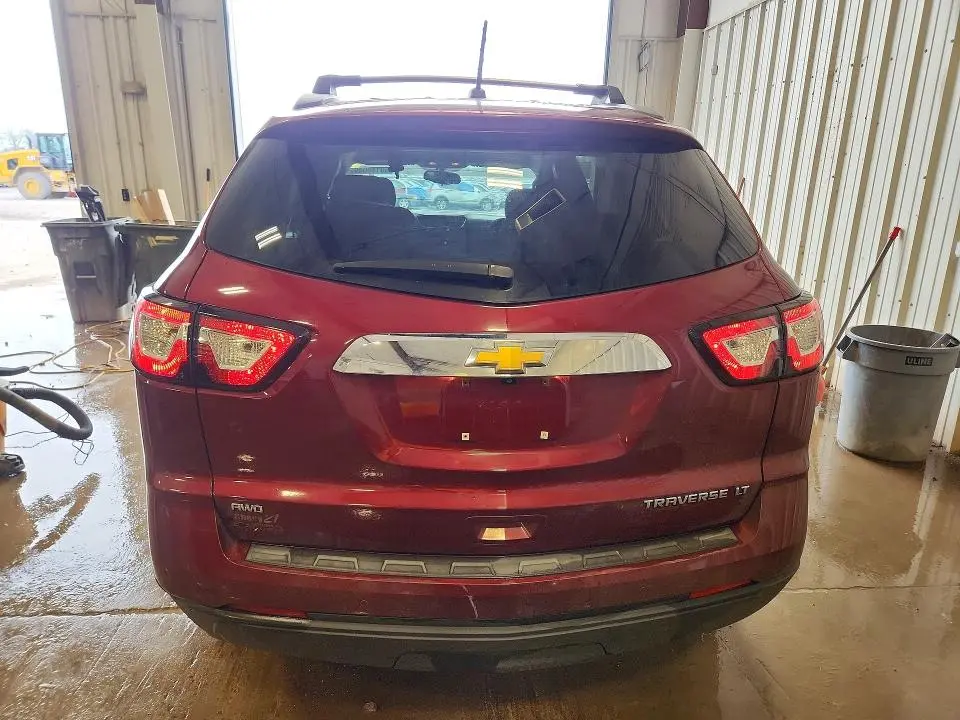 2015 CHEVROLET TRAVERSE LT  