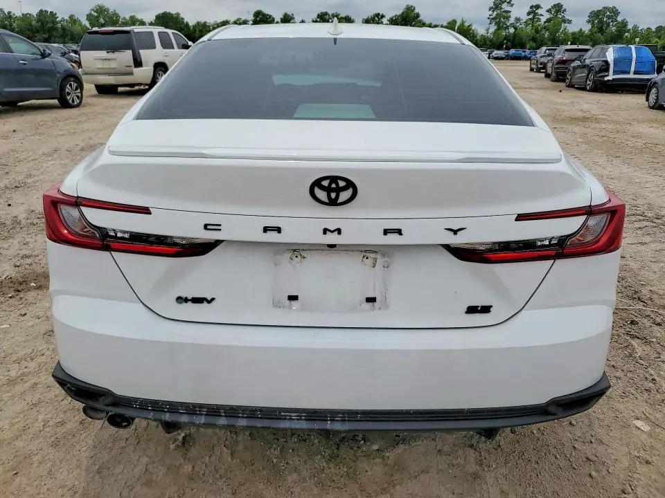 2026 TOYOTA CAMRY SE  
