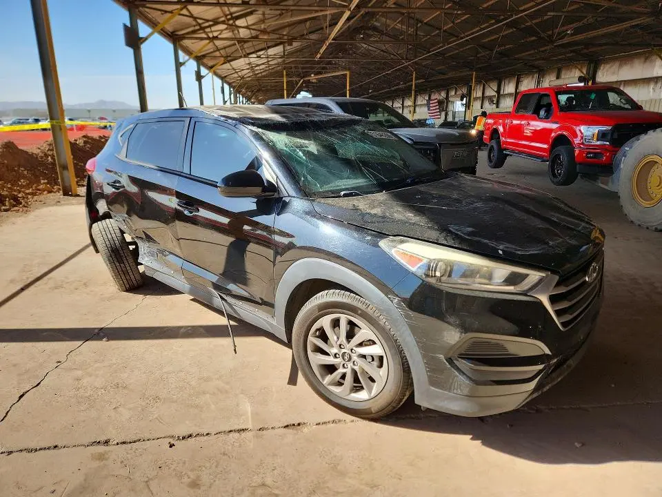2017 HYUNDAI TUCSON SE  