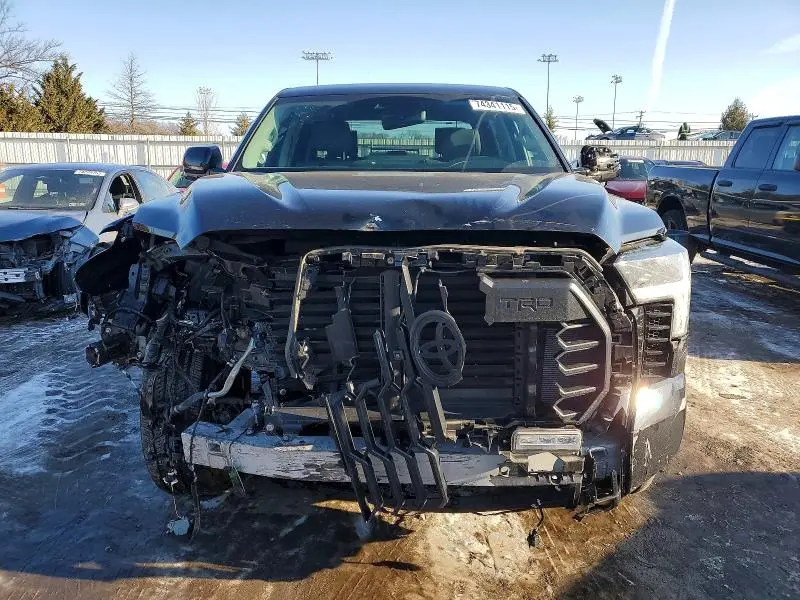 2024 TOYOTA TUNDRA CREWMAX SR  