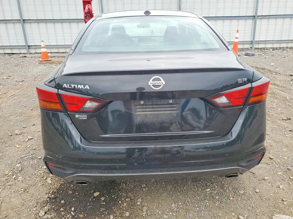 2021 NISSAN ALTIMA SR  