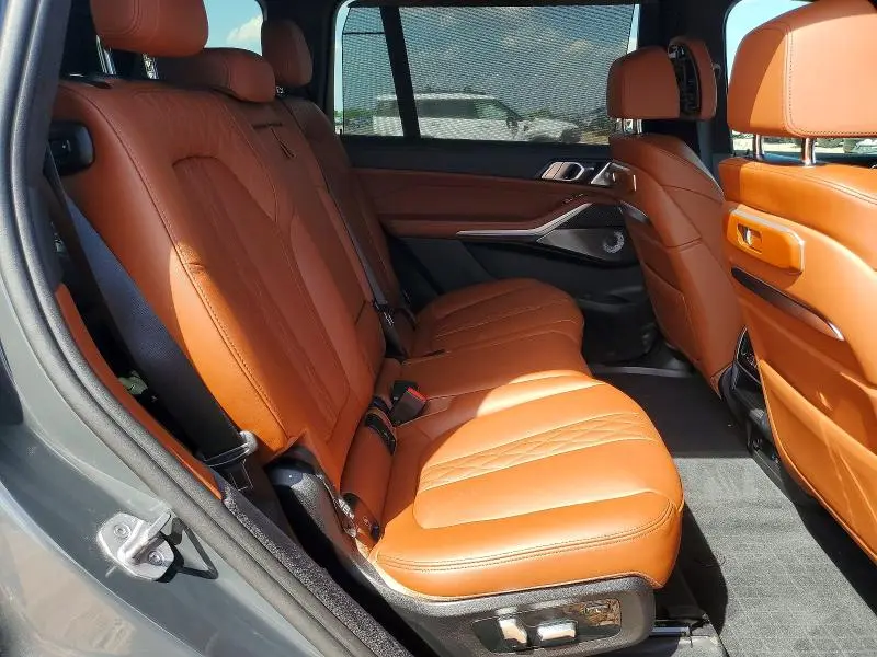 2024 BMW X7 M60I  