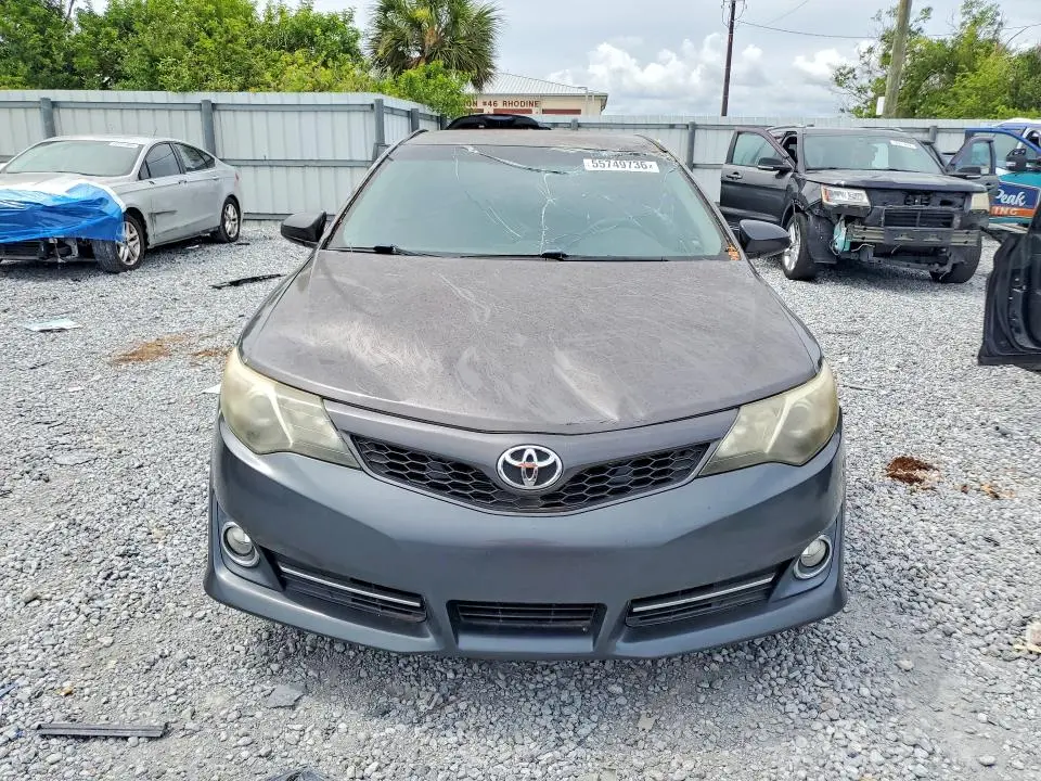 2013 TOYOTA CAMRY SE  