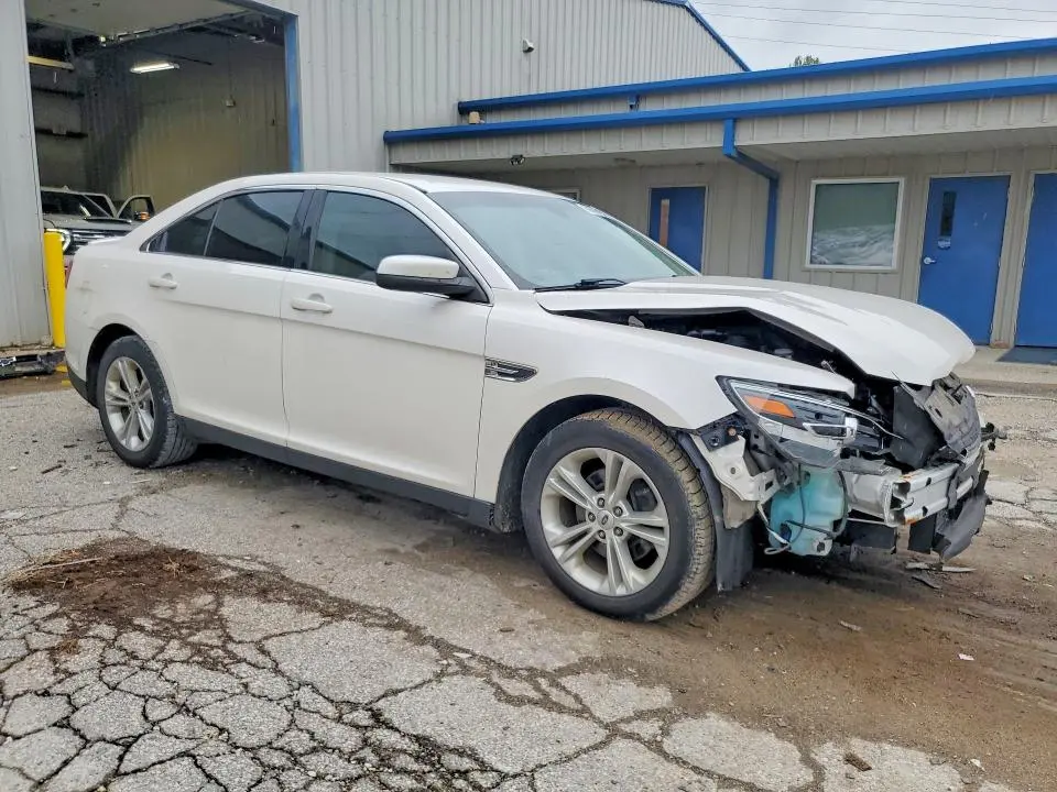 2018 FORD TAURUS SEL  