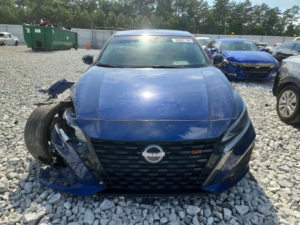 2023 NISSAN ALTIMA SR  